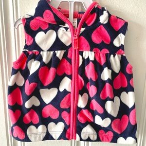 Carter’s girls vest, blue with big hearts, s:12m